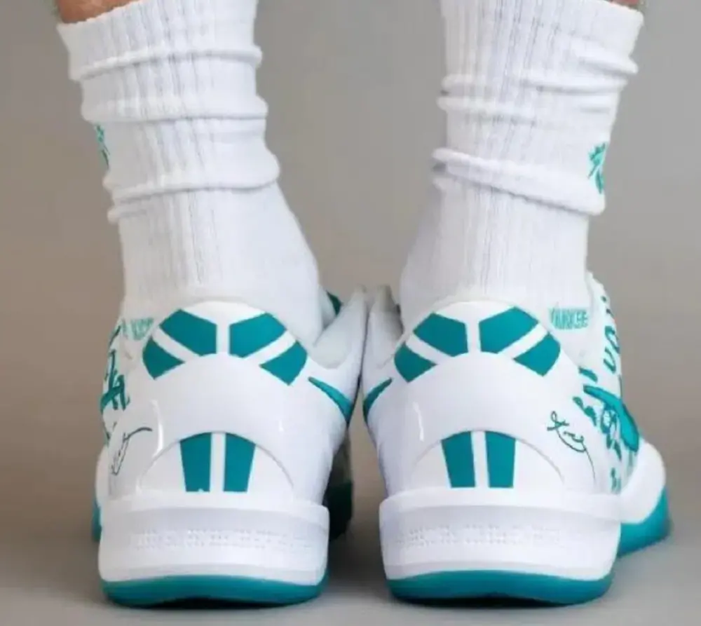 Giày Nike Kobe 8 Protro 'Radiant Emerald' FQ3549-101 - Ảnh 3