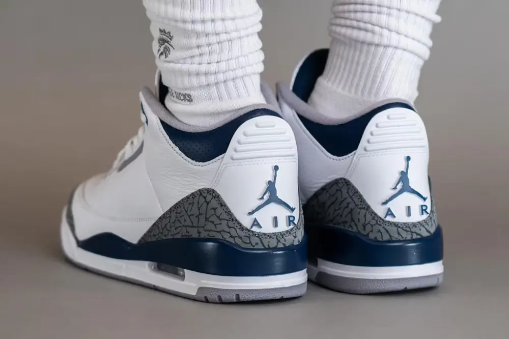 Alternative view of Giày Nike Air Jordan 3 Retro Midnight Navy CT8532-140