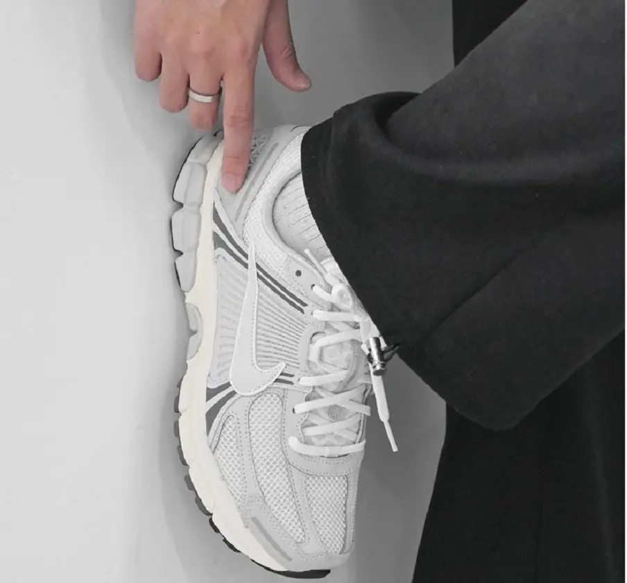 Alternative view of Giày Nike Zoom Vomero 5 ‘Platinum Tint Photon Dust’ HF0731-007