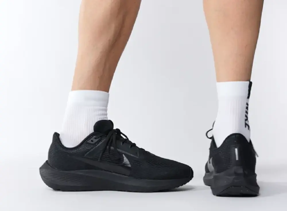Alternative view of Giày Running Nike Air Zoom Pegasus 40 - Triple Black DV3853-002