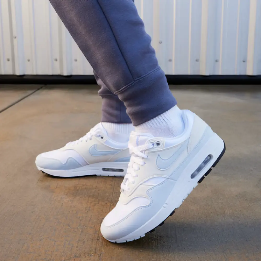 Alternative view of Giày Nike Air Max 1 "Football Grey" | DZ2628-105