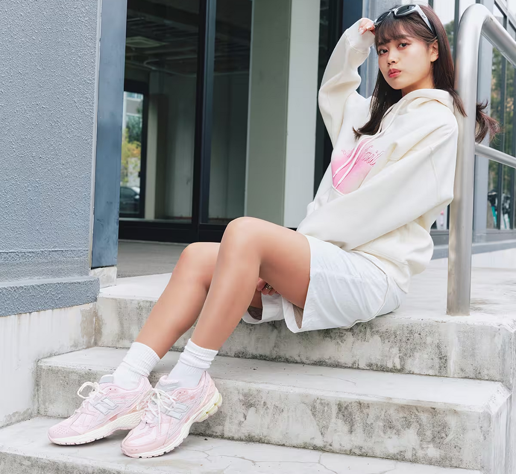 Giày New Balance 1906R Lunar New Year Pink M1906NLN - Ảnh 2