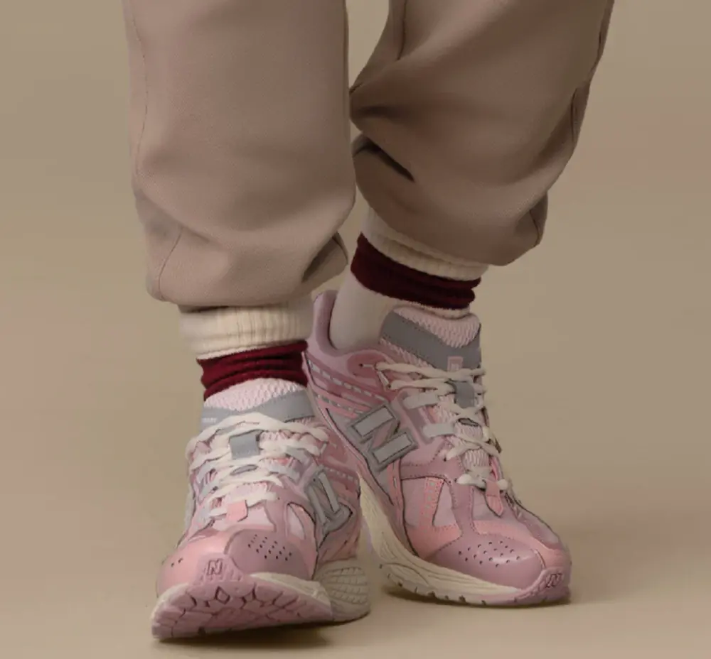 Giày New Balance 1906R Lunar New Year Pink M1906NLN - Ảnh 4