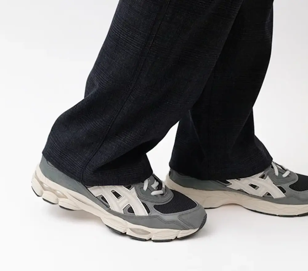 Alternative view of Giày Asics GEL-NYC 'Graphite Grey' 1203A383-002