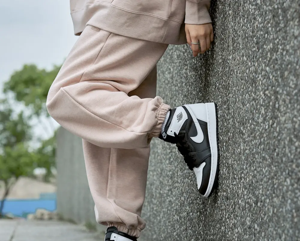 Giày Nike Jordan 1 Retro High OG Black White FD1437-010 - Ảnh 3