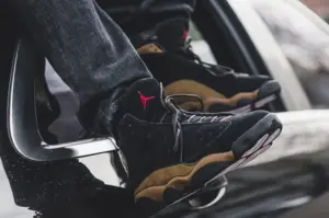 Alternative view of Giày Nike Air Jordan 13 Retro BG ‘Olive’ 884129-006