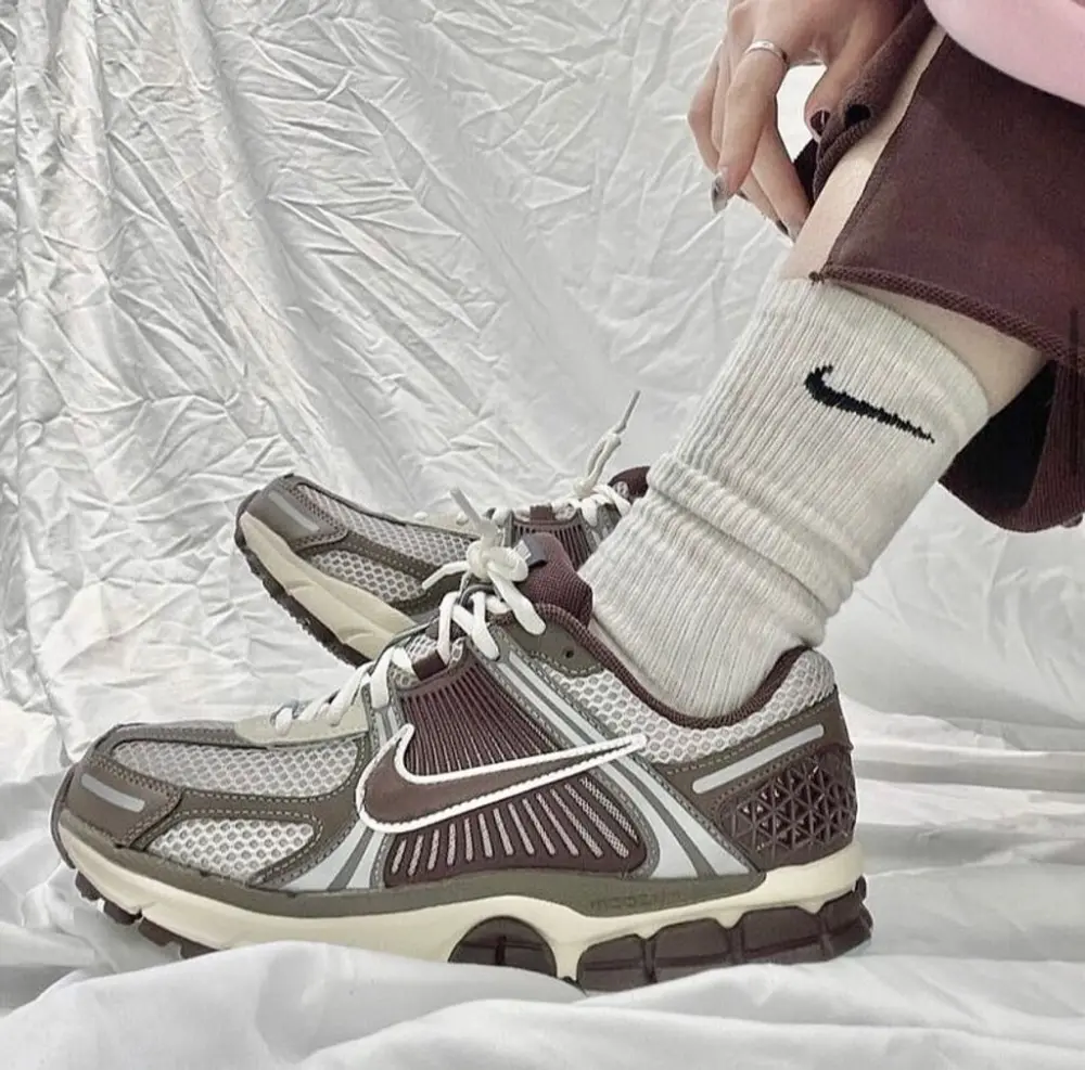 Giày Nike Zoom Vomero 5 ‘Earth Fossil’ FD9920-022 - Ảnh 5