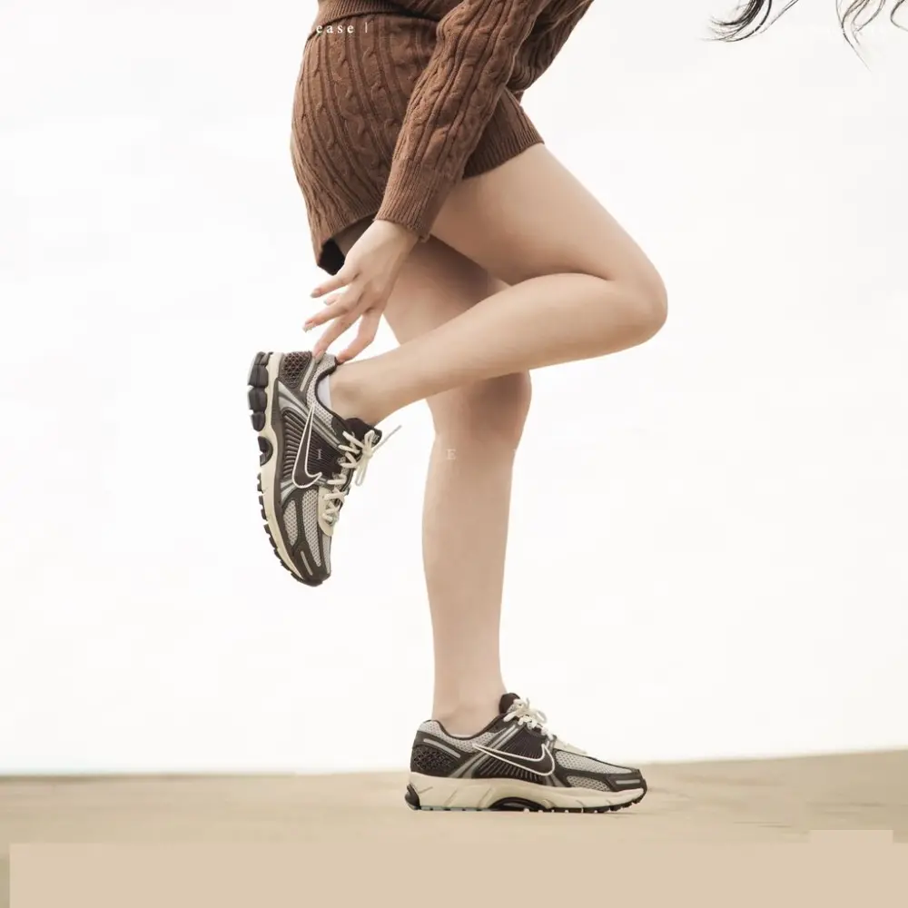 Alternative view of Giày Nike Zoom Vomero 5 ‘Earth Fossil’ FD9920-022