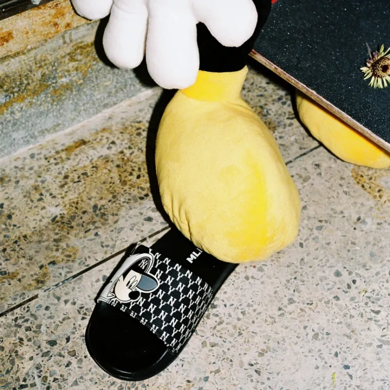 Dép MLB Slide X Disney Yankee Black 32SHHK011-50L - Ảnh 3