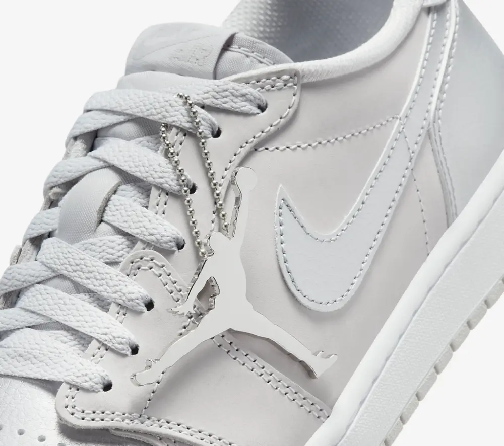 Giày Nike Air Jordan 1 Low OG 'Metallic Silver' CZ0790-002 - Ảnh 3
