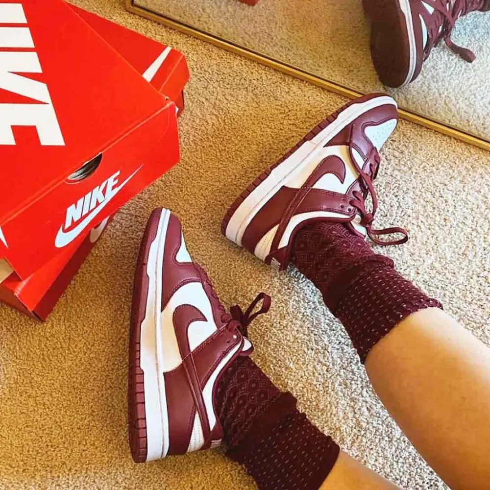 Alternative view of Giày Nike Dunk Low 'Team Red' DD1391-601