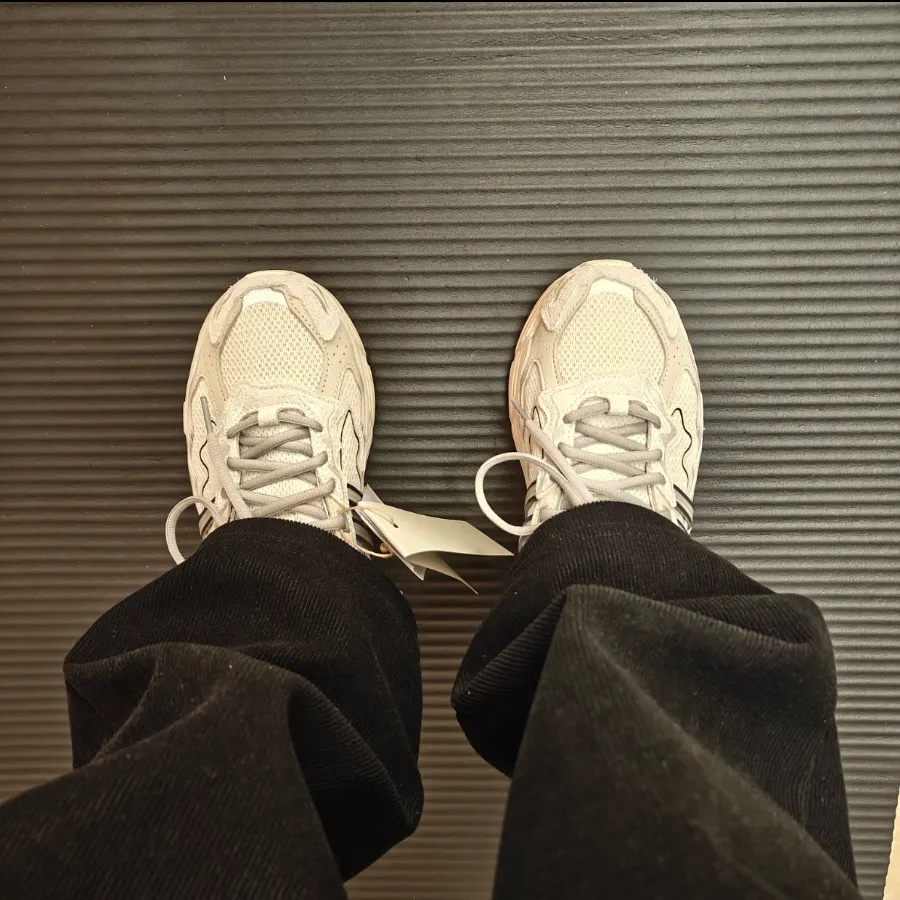 Giày Adidas Response CL x Bad Bunny ‘Wonder White’ IF7179 - Ảnh 3