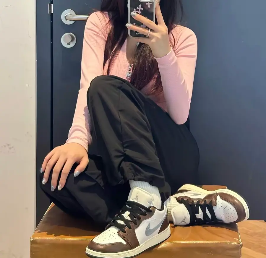 Alternative view of Giày Nike Air Jordan 1 Low ‘Mocha Blue Gray’ FQ8156-142