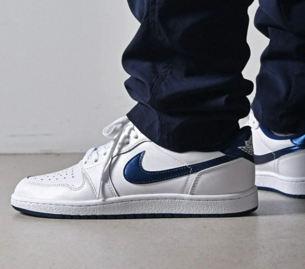 Alternative view of Giày Nike Air Jordan 1 Retro Low 85 'Metallic Blue' FB9933-141