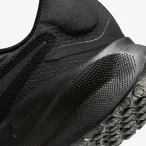 Alternative view of Giày Nike Revolution 7 Extra Wide 'Black Off Noir' FB8501-001