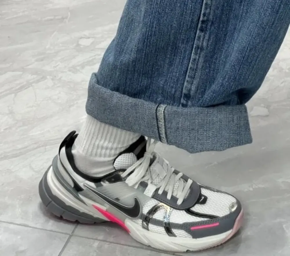 Giày Nike V2K Run ‘Grey Pink’ FZ5061-100 - Ảnh 4