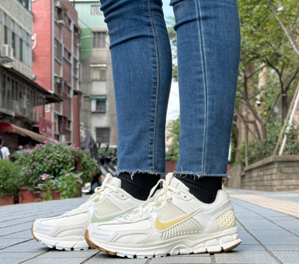 Giày Nike Zoom Vomero 5 ‘Sail Buff Gold’ FV3638-171 - Ảnh 4