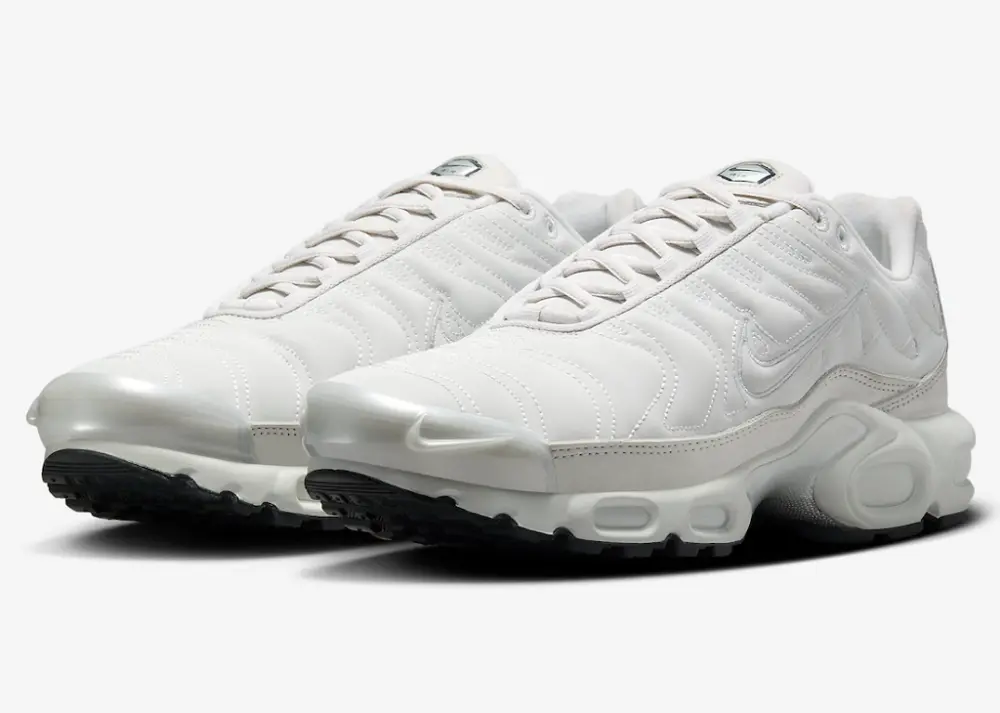 Alternative view of Giày Nike Air Max Plus Platinum Tint FZ4342-001