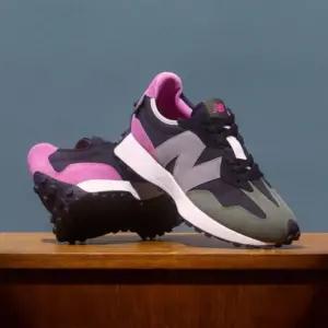 Alternative view of Giày New Balance 327 ‘Black Pink Green’ MS327WR1