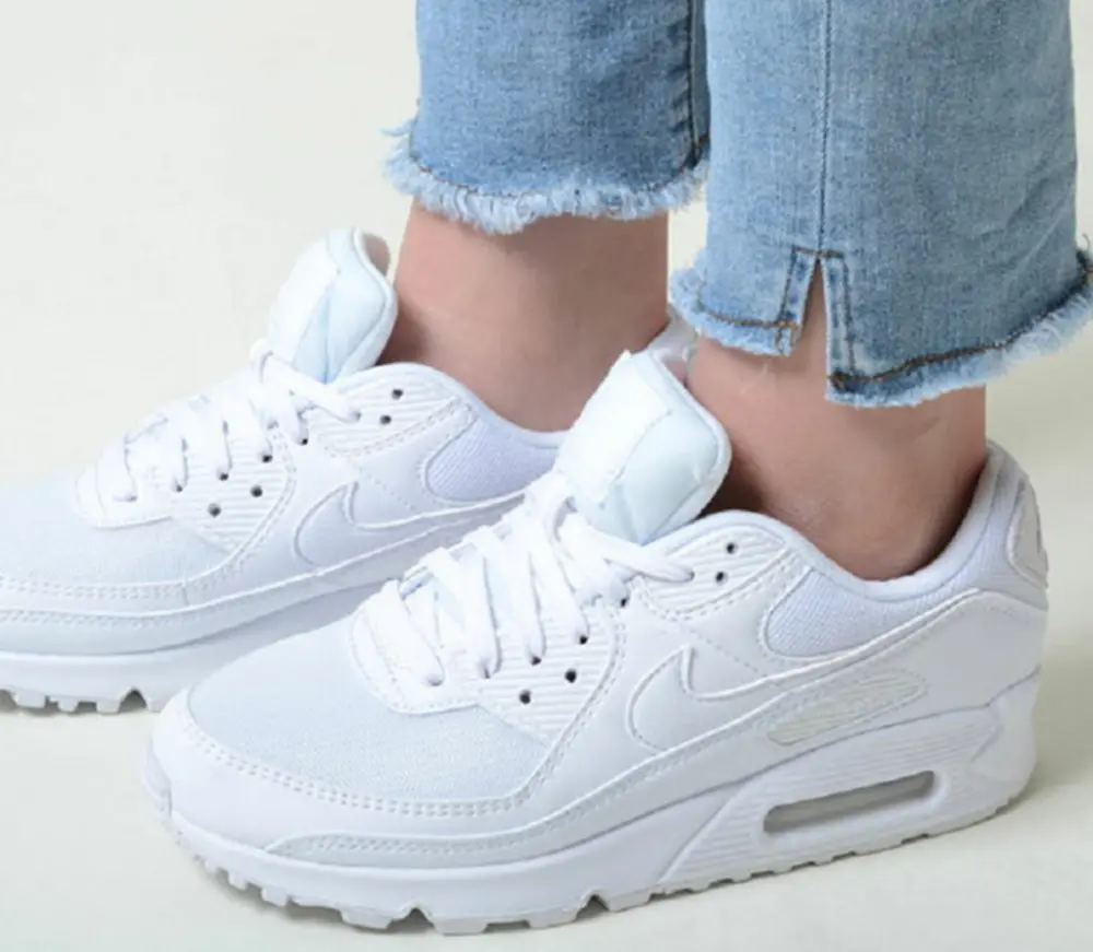 Alternative view of Giày Nike Air Max 90 ‘Triple White’ DH8010-100