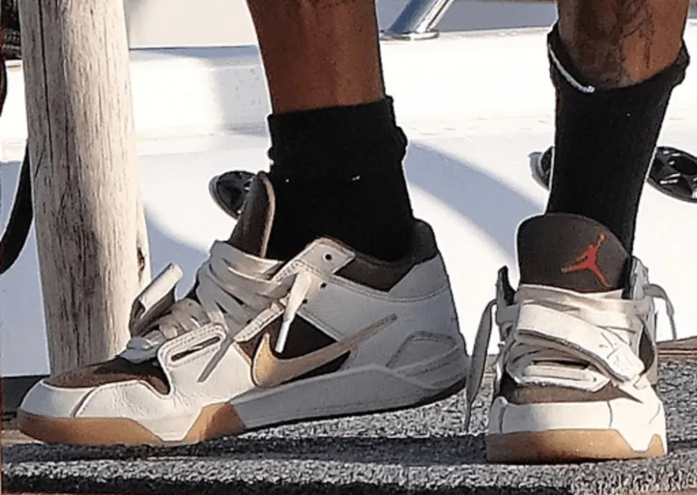Alternative view of Giày Nike Air Jordan Jumpman Jack TR x Travis Scott 'Sail' FZ8117-100