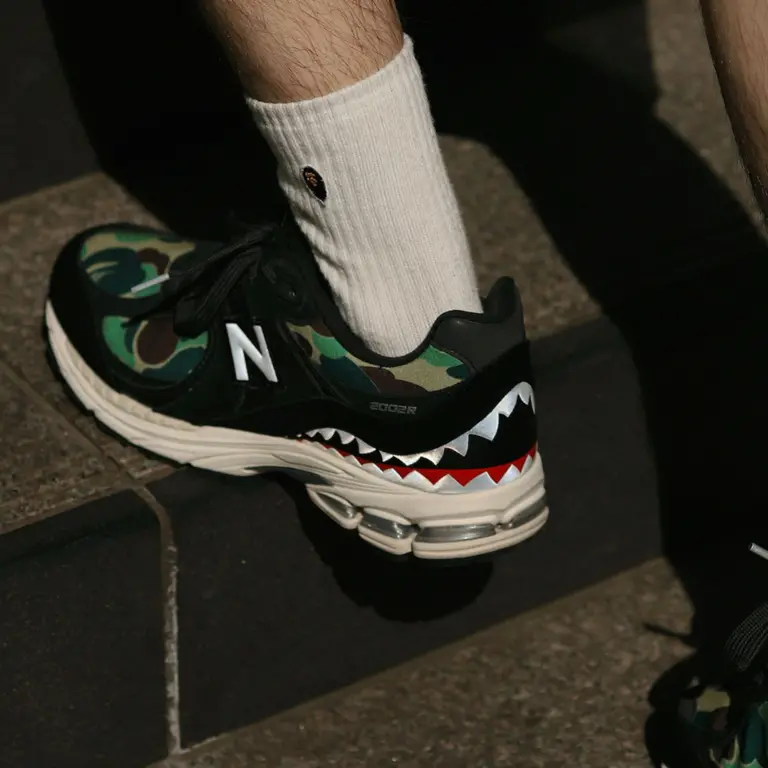 Giày New Balance BAPE x 2002R ‘Apes Together Strong Black Camo’ M2002RBF - Ảnh 4
