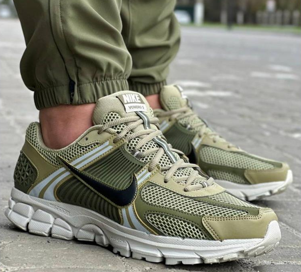 Alternative view of Giày Nike Zoom Vomero 5 ‘Neutral Olive’ FJ1915-200