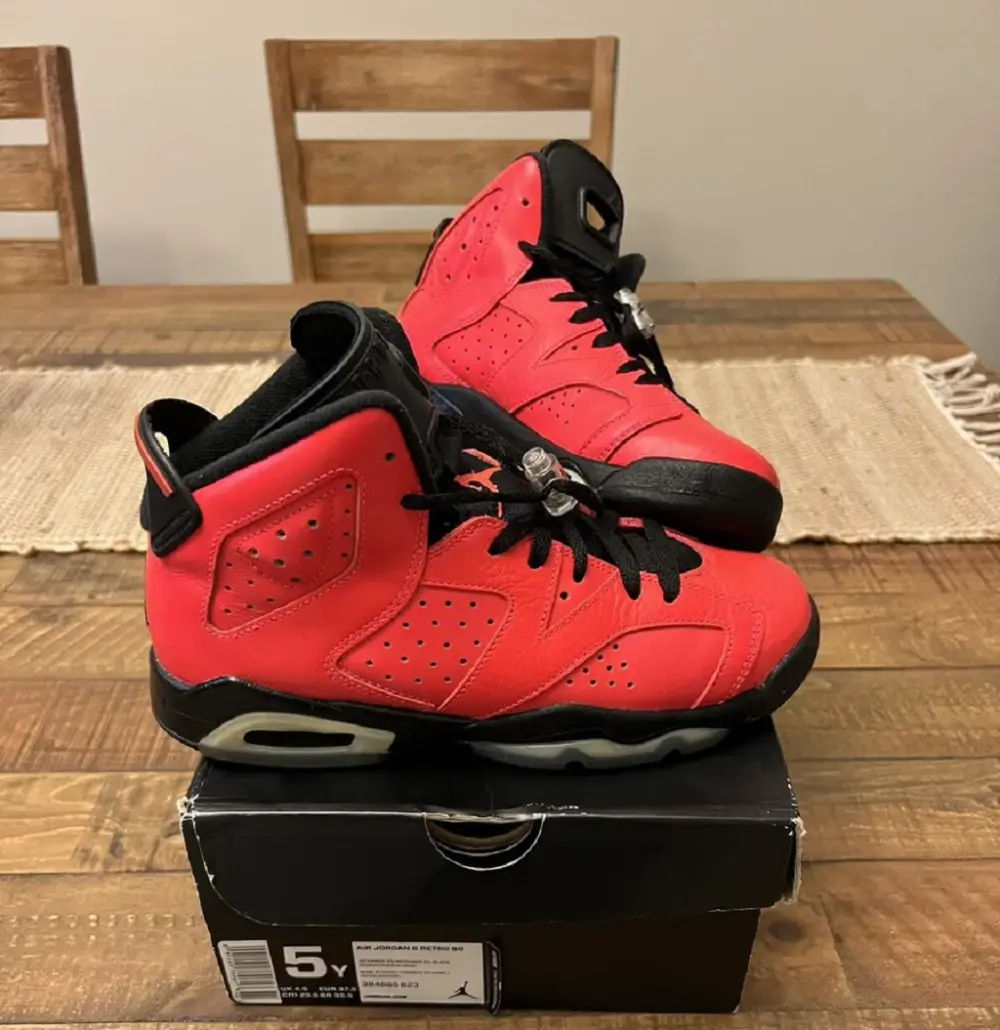 Alternative view of Giày Nike Jordan 6 Retro Infrared 23 Red 384665-623
