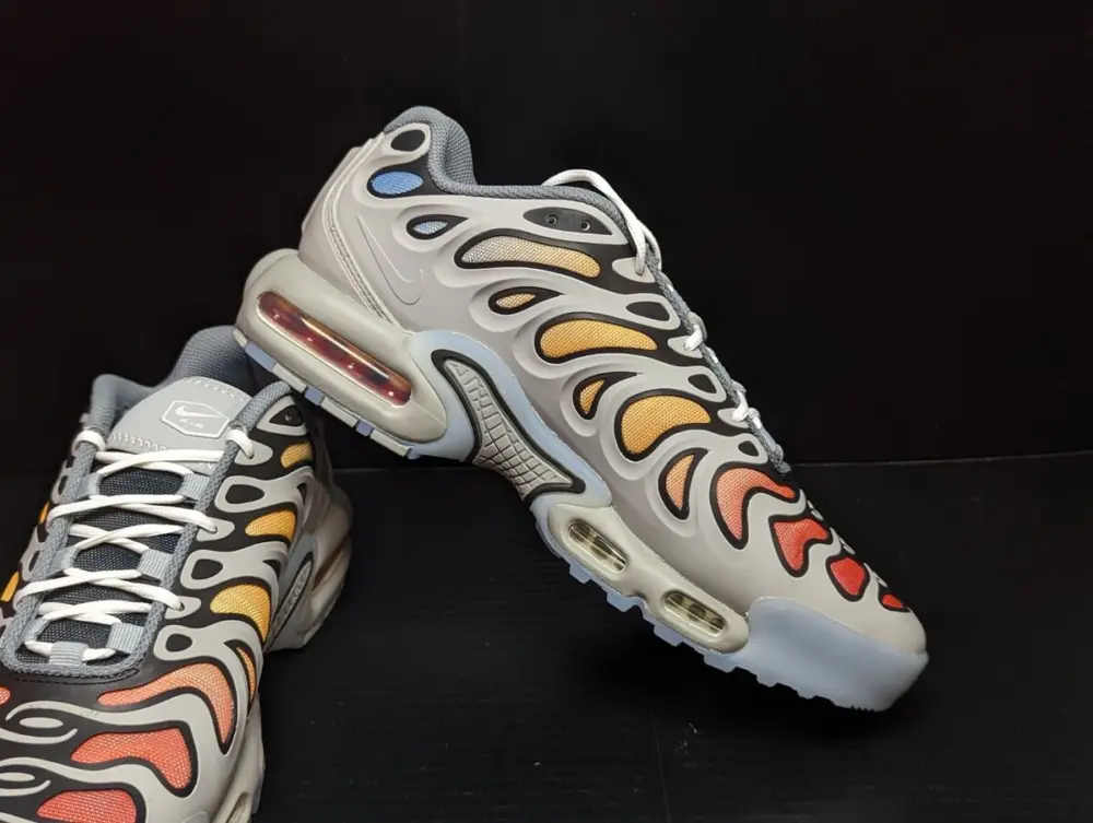 Giày Nike Air Max Plus Drift ‘Light Smoke Grey’ FD4290-002 - Ảnh 3