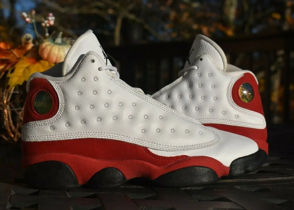 Alternative view of Giày Nike Air Jordan 13 Retro GS White/Black/Red 414574-122