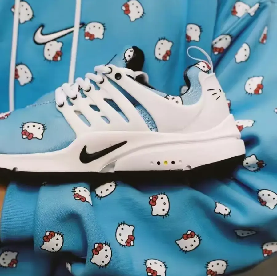 Giày Nike x Hello Kitty Air Presto ‘University Blue’ DV3770-400 - Ảnh 5