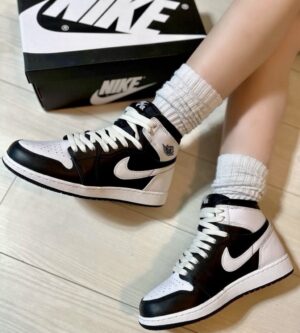 Alternative view of Giày Nike Jordan 1 Retro High OG Black White FD1437-010