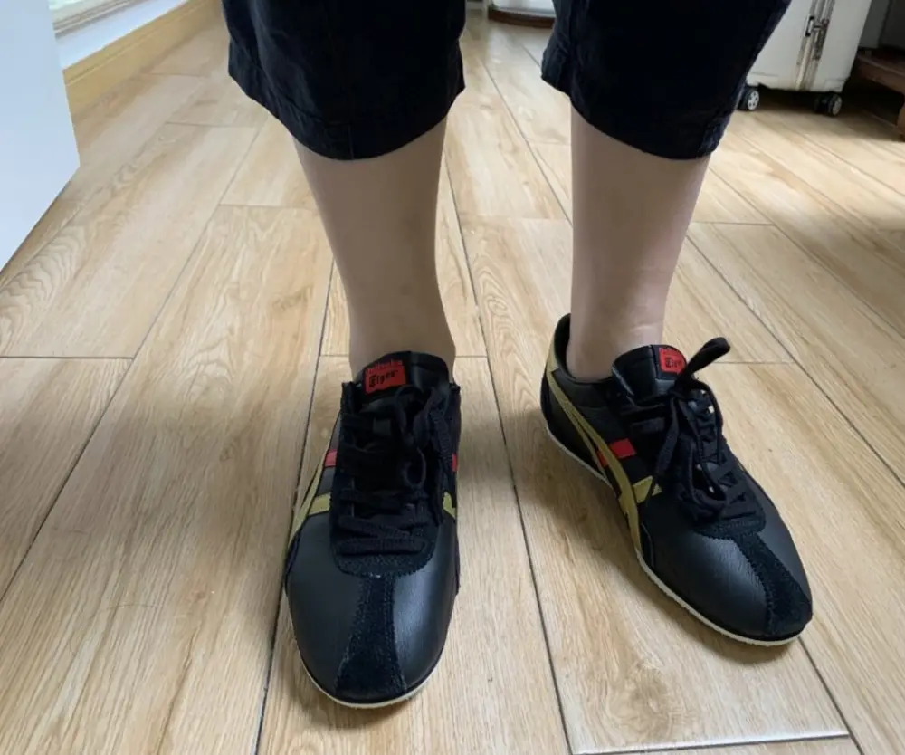 Giày Onitsuka Tiger Runspark 'Black Gold Red' 1183B480-001 - Ảnh 4