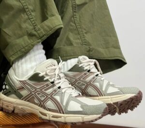 Alternative view of Giày Asics 8 Wear-resistant 'Gray Red' 1011B109-029