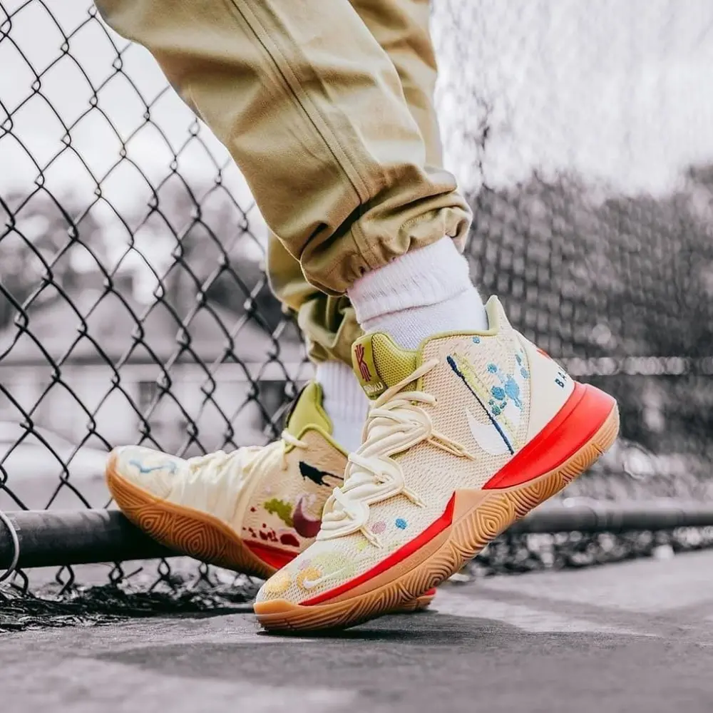 Giày Nike Bandulu x Kyrie 5 EP ‘Embroidered Splatters’ CK5837-100 - Ảnh 5