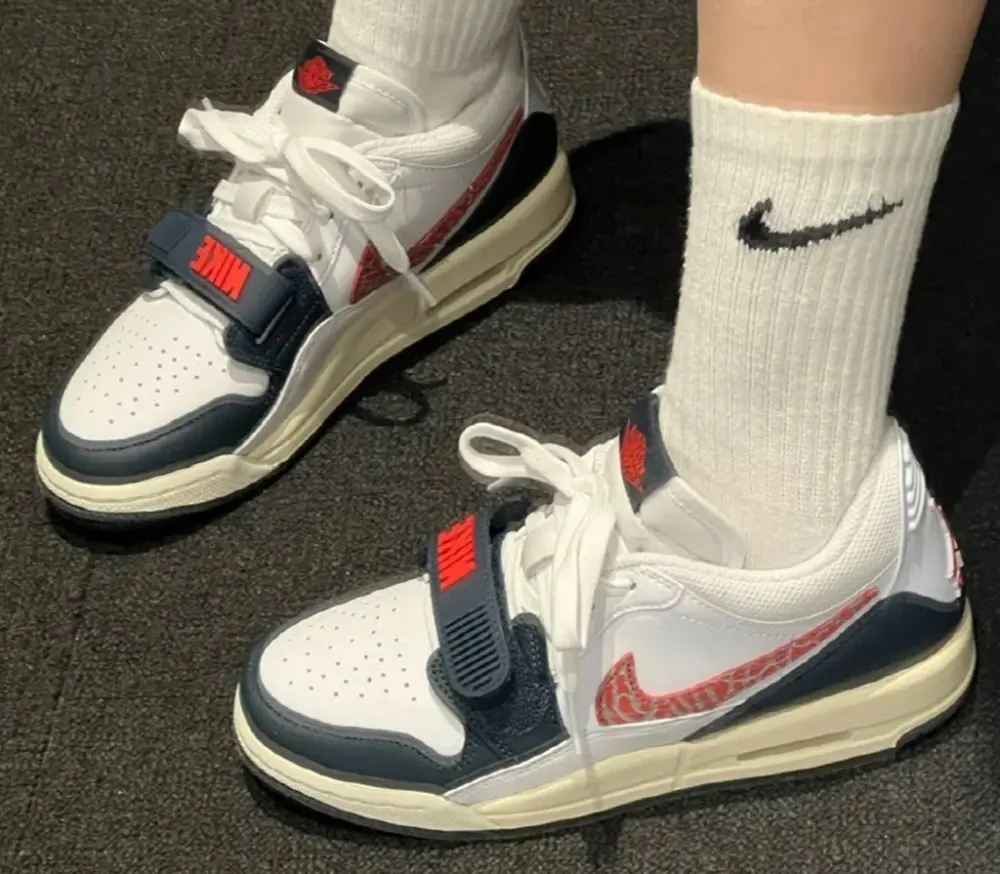 Giày Nike Air Jordan Legacy 312 Low GS ‘Wolf Grey’ CD9054-146 - Ảnh 3