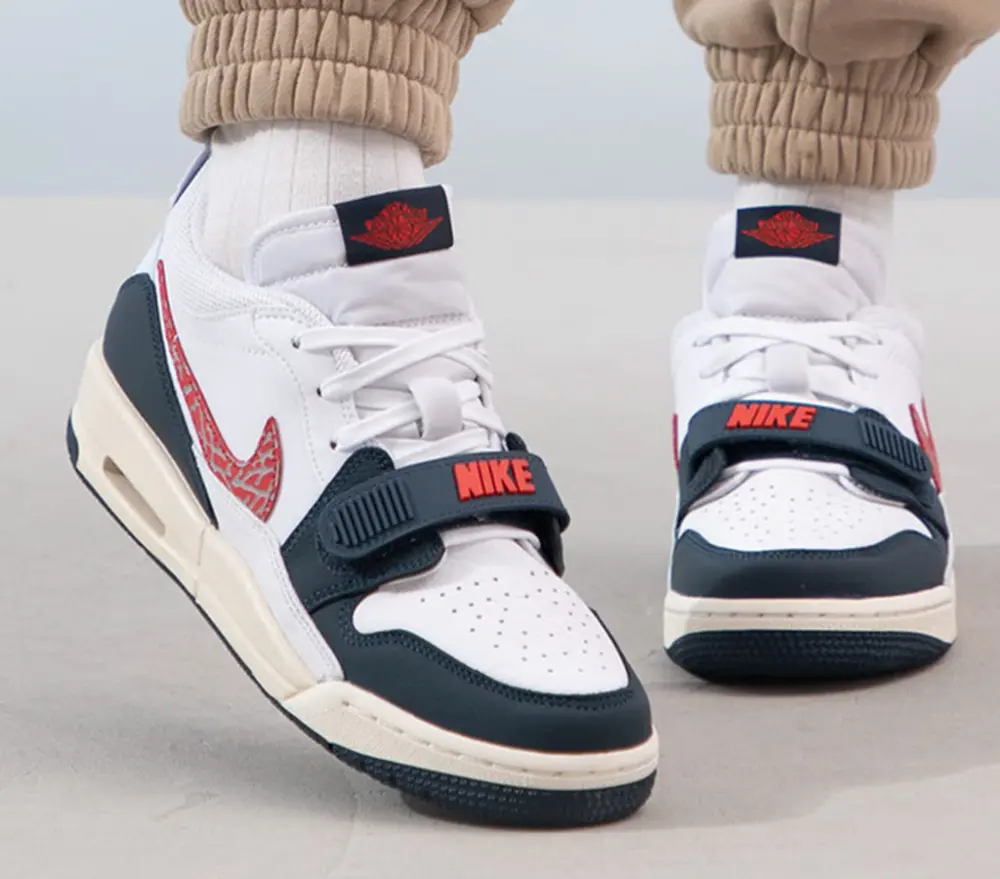 Alternative view of Giày Nike Air Jordan Legacy 312 Low GS ‘Wolf Grey’ CD9054-146