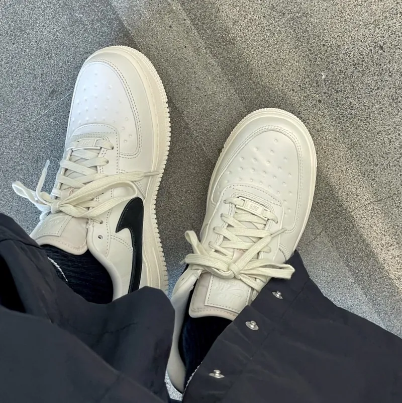 Giày Nike Air Force 1 Quilted Swoosh ‘Phantom Black’ FV1182-001 - Ảnh 7