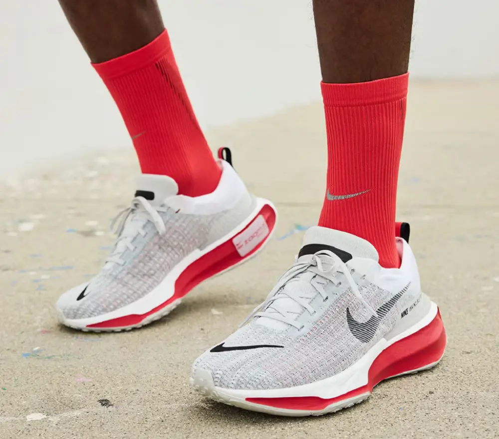 Alternative view of Giày Nike Invincible 3 'White Fire Red' DR2615-102