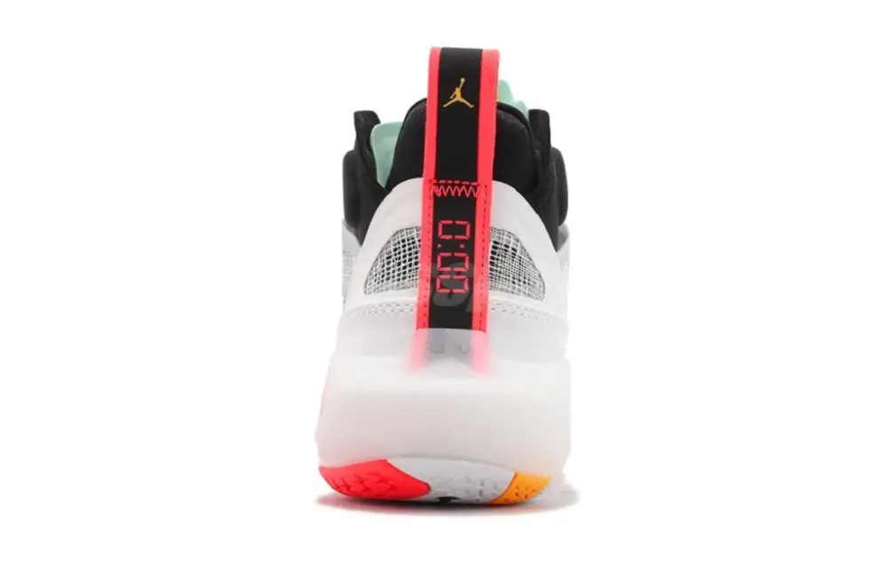 Alternative view of Giày Nike Air Jordan XXXVII 37 Guo GS FJ4495-130