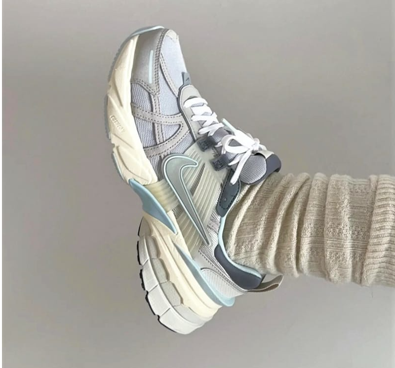 Giày Nike V2K Run 'Light Bone Iron Ore' FZ3596-072 - Ảnh 3