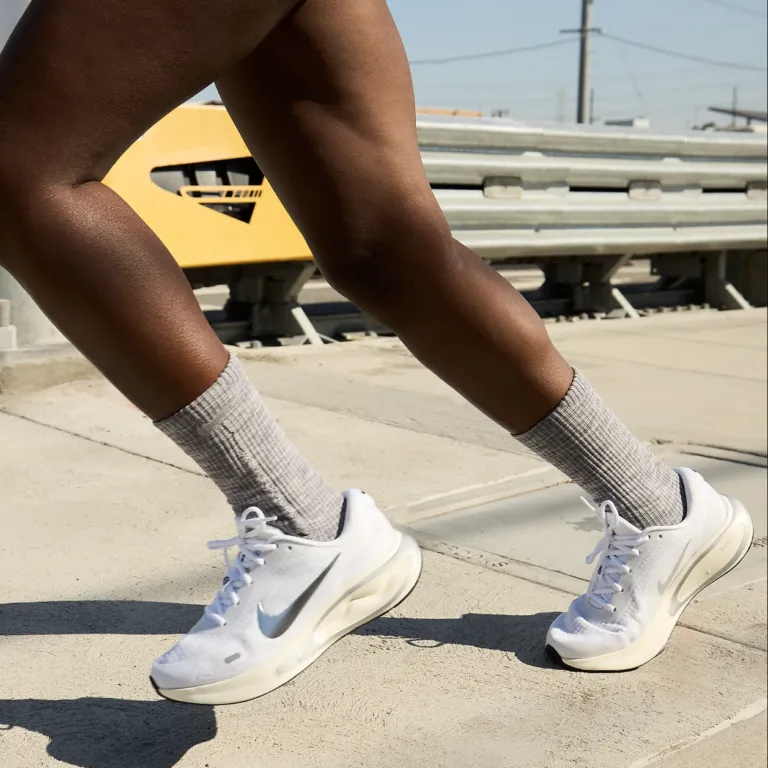 Giày Nike Journey Run ‘Metallic Silver’ FJ7765-104 - Ảnh 9