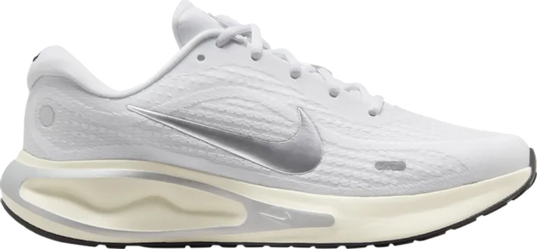 Giày Nike Journey Run ‘Metallic Silver’ FJ7765-104