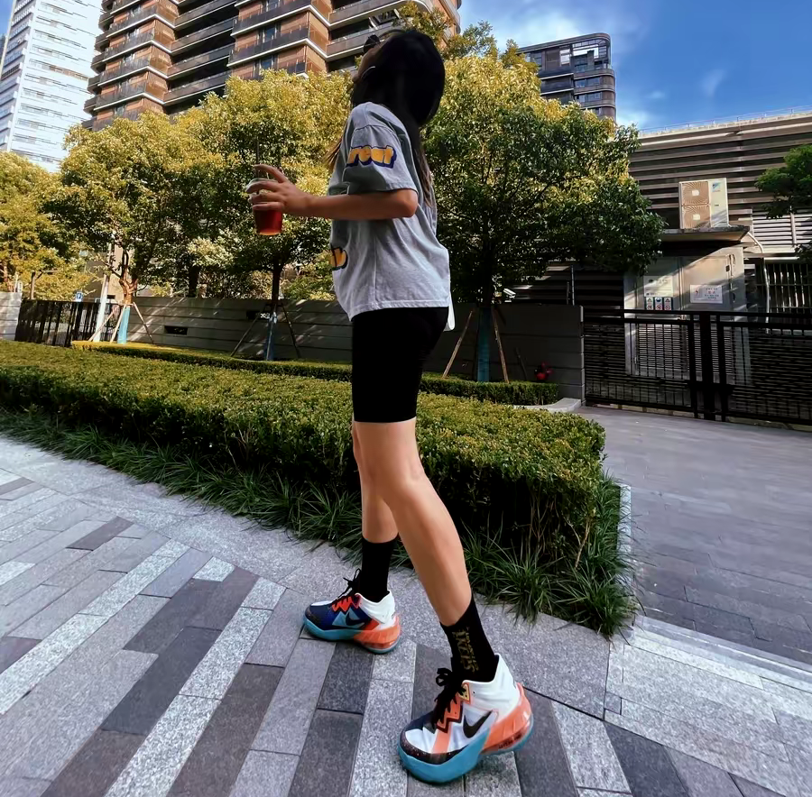 Giày Nike Lebron 18 Low Summit White Space Jam DJ3760-115 - Ảnh 3