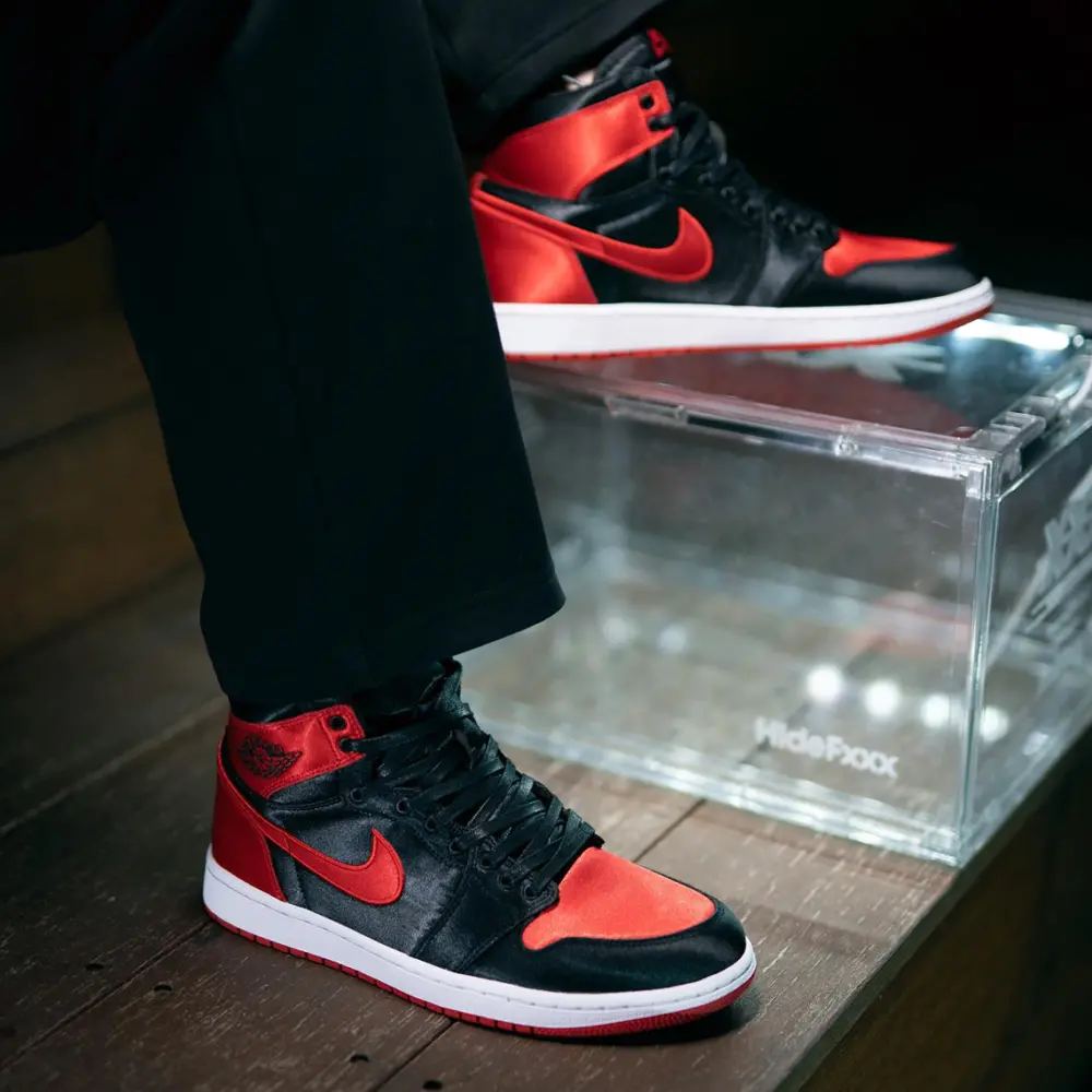 Giày Nike Air Jordan 1 Retro High OG 'Satin Bred' FD4810-061 - Ảnh 3
