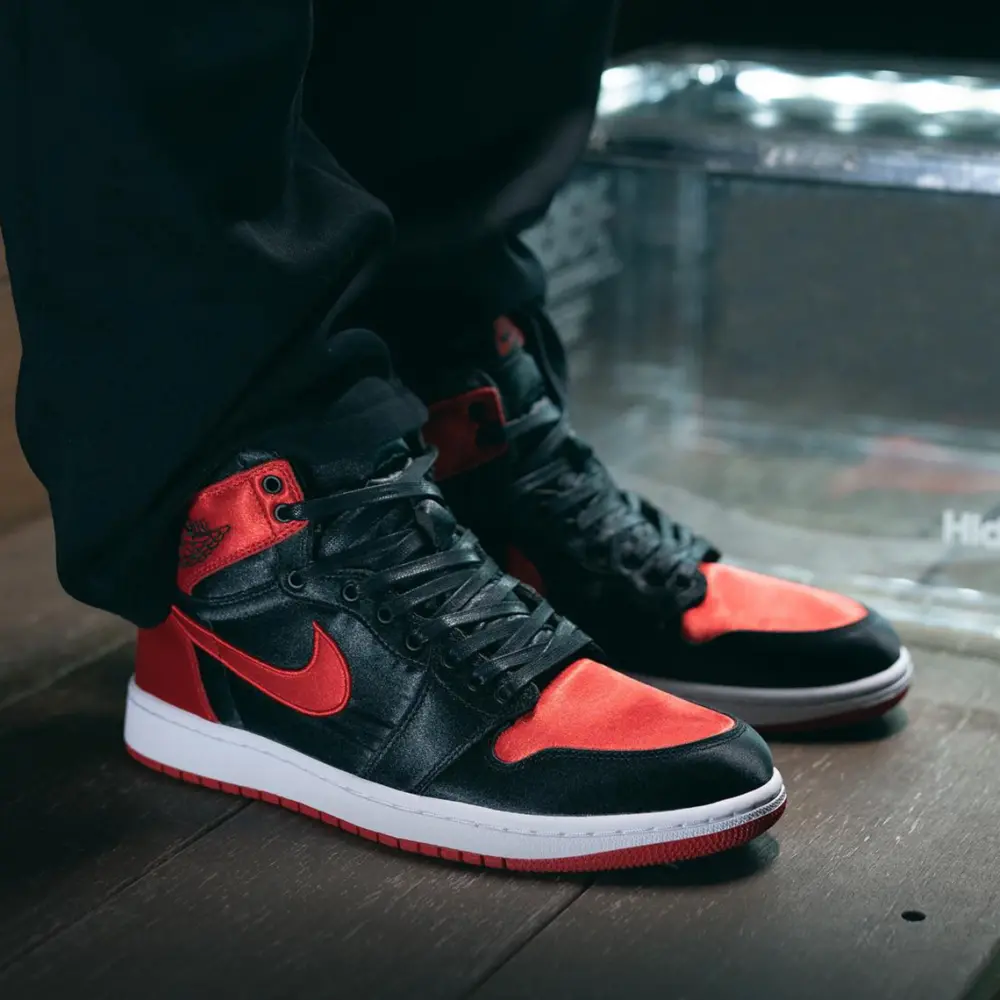 Giày Nike Air Jordan 1 Retro High OG 'Satin Bred' FD4810-061 - Ảnh 6