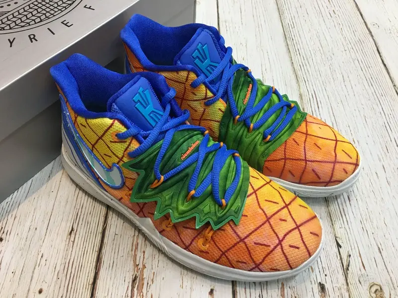 Alternative view of Giày Nike SquarePants x Kyrie 5 GS ‘Pineapple House’ CJ7227-800