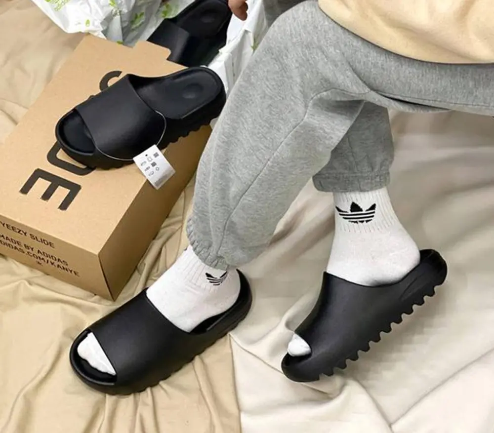 Dép Adidas Yeezy Slides 'Dark Onyx' ID5103 - Ảnh 3