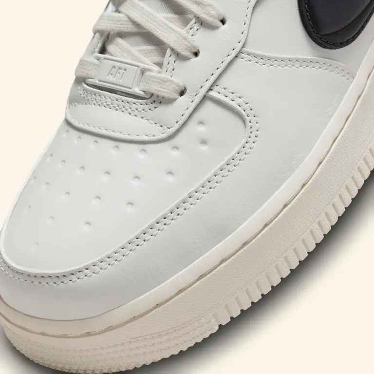 Giày Nike Air Force 1 Quilted Swoosh ‘Phantom Black’ FV1182-001 - Ảnh 4