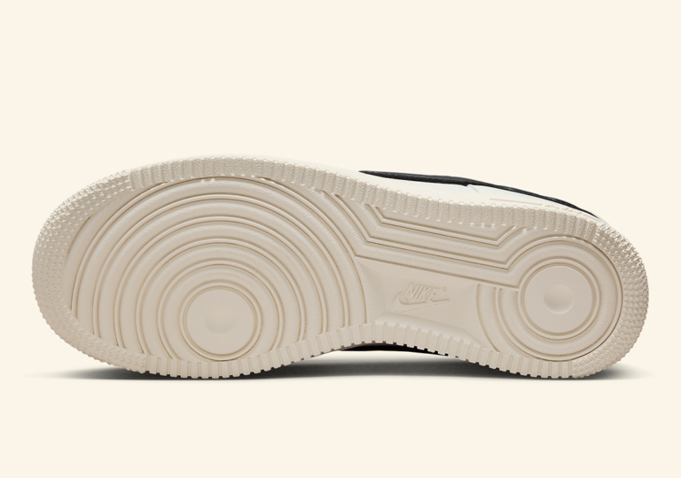 Giày Nike Air Force 1 Quilted Swoosh ‘Phantom Black’ FV1182-001 - Ảnh 2